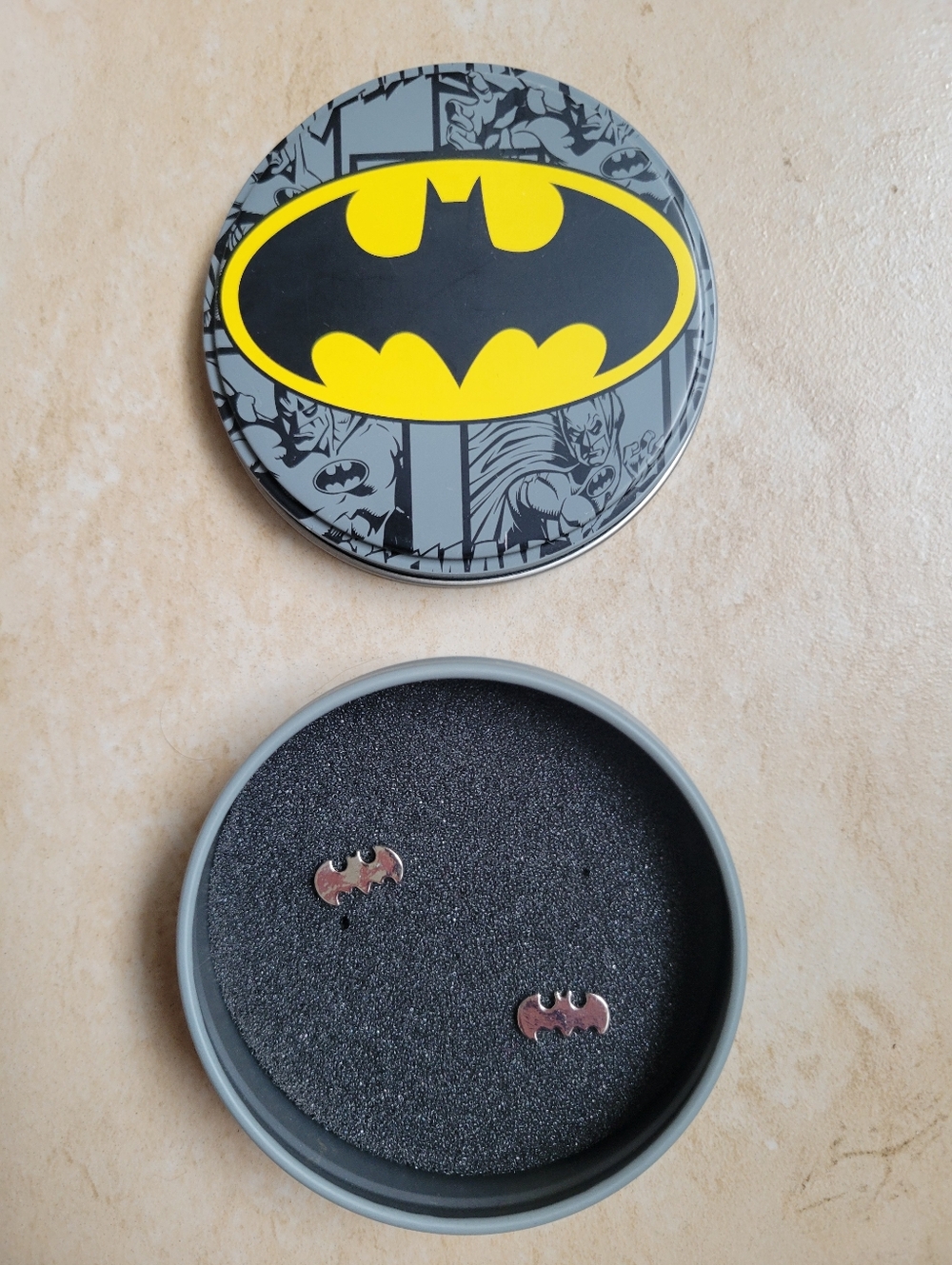 Batman Logo Stud Earrings - Silver
